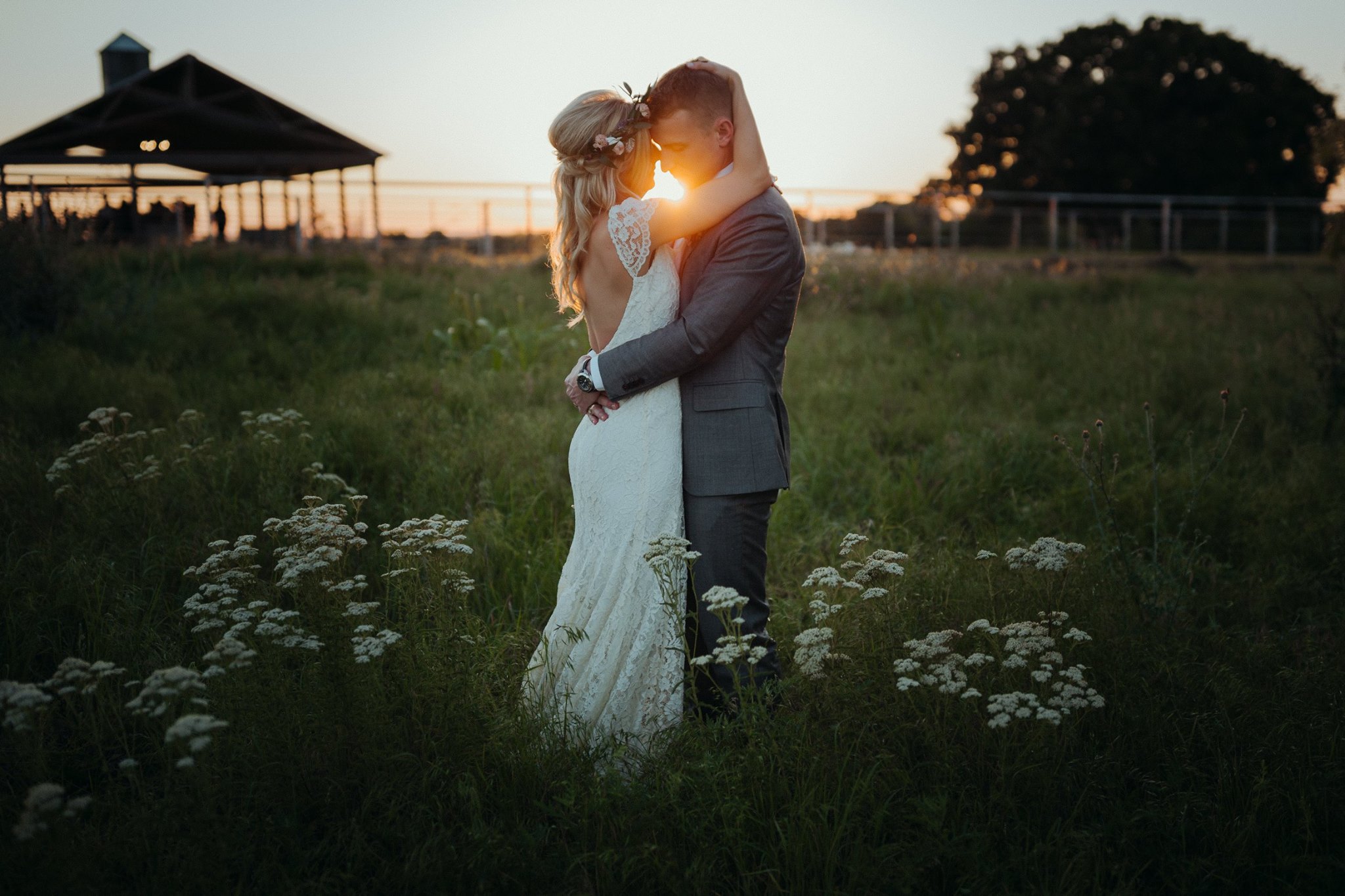 Weddings Unveiled // We're pulling back the veil on Kristen's Decatur, Texas wedding! ivoryandink.com