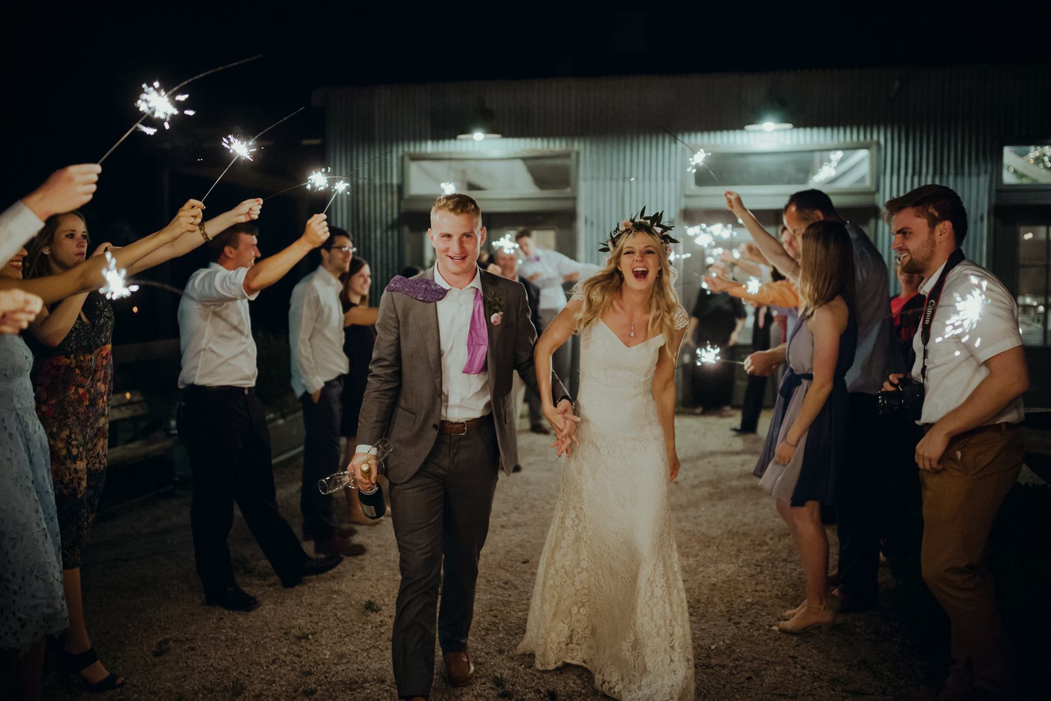 Weddings Unveiled // We're pulling back the veil on Kristen's Decatur, Texas wedding! ivoryandink.com