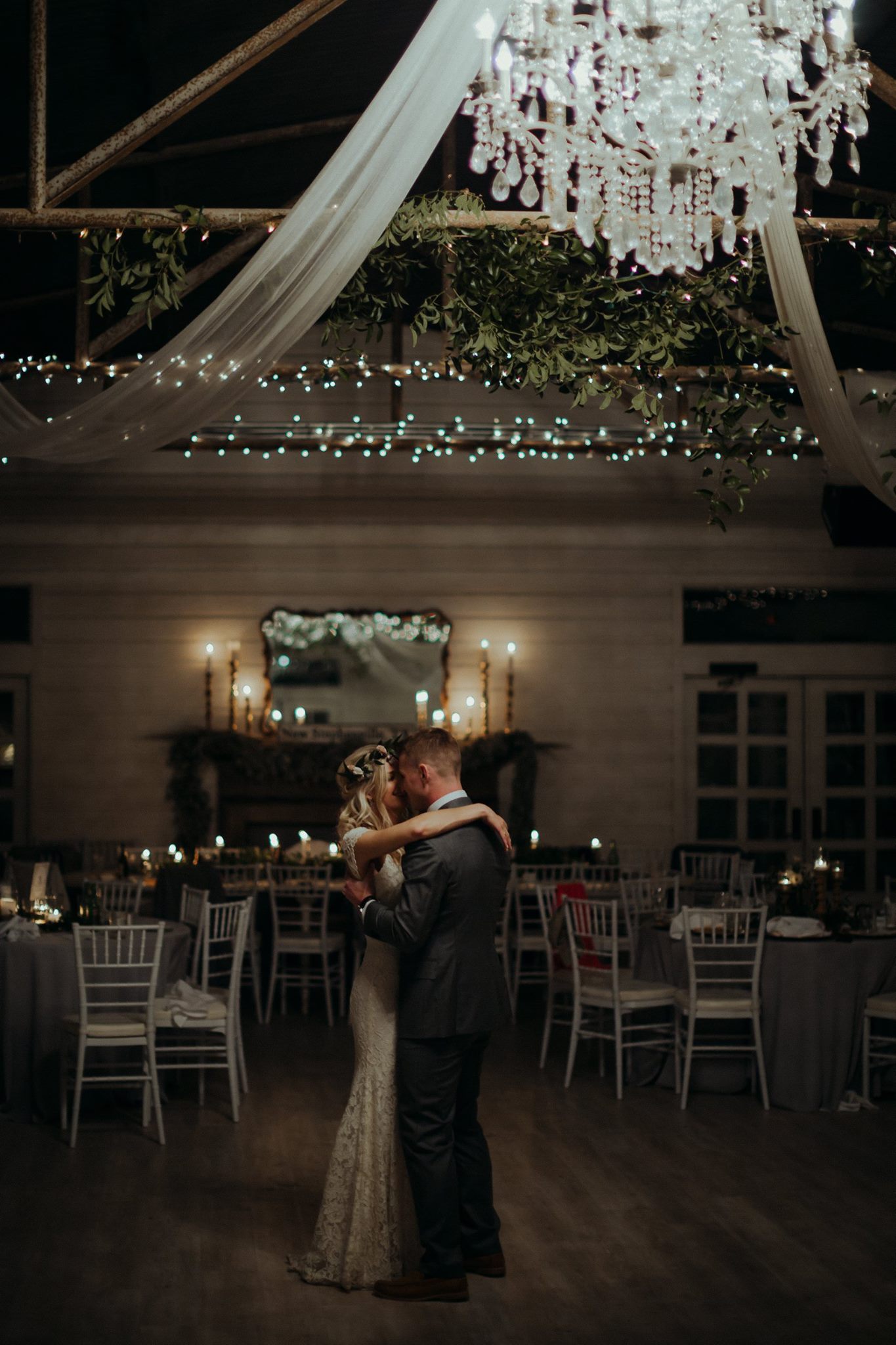 Weddings Unveiled // We're pulling back the veil on Kristen's Decatur, Texas wedding! ivoryandink.com