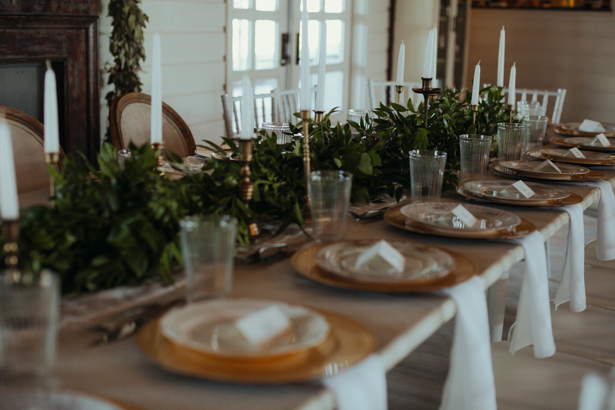 Weddings Unveiled // We're pulling back the veil on Kristen's Decatur, Texas wedding! ivoryandink.com